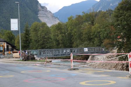 Začetek gradnje začasnega mostu v Stranjah in popolna zapora na območju gradnje (11)
